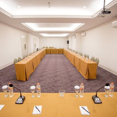Same Hotel Malang Kültér fotó