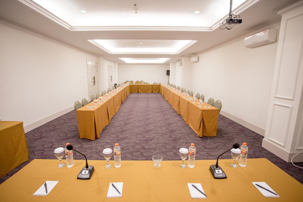 Same Hotel Malang Kültér fotó