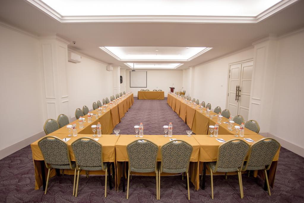 Same Hotel Malang Kültér fotó